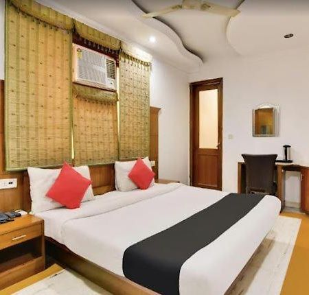 Tjs Royal Hotel Delhi  Buitenkant foto