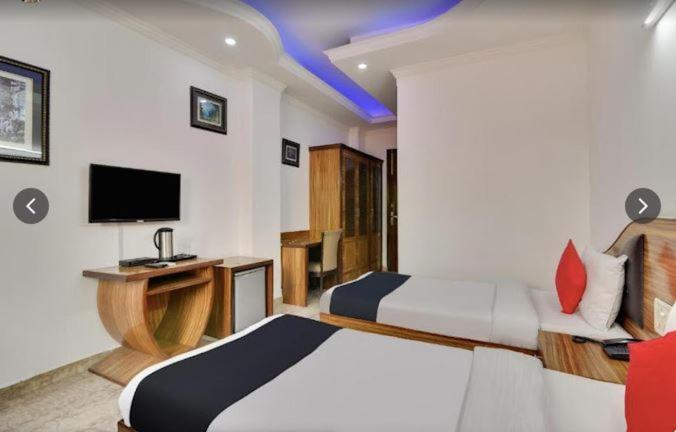 Tjs Royal Hotel Delhi  Buitenkant foto