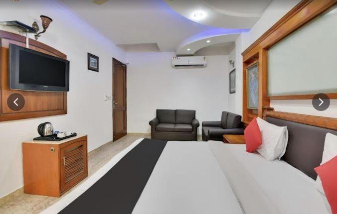 Tjs Royal Hotel Delhi  Buitenkant foto