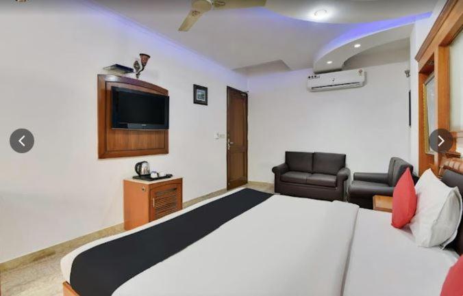 Tjs Royal Hotel Delhi  Buitenkant foto