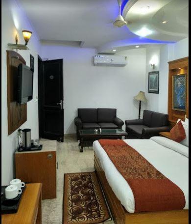 Tjs Royal Hotel Delhi  Buitenkant foto